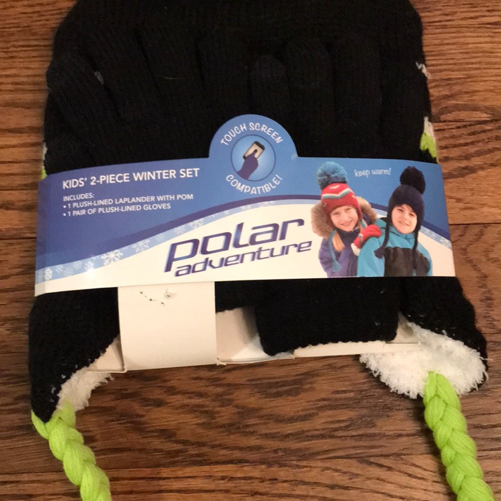 NWT Child Winter Hat & Gloves